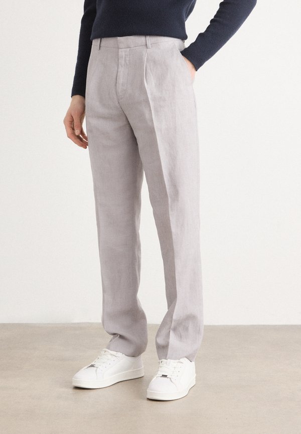 TRAVELER PLEATED TROUSERS - Trousers - formal gray