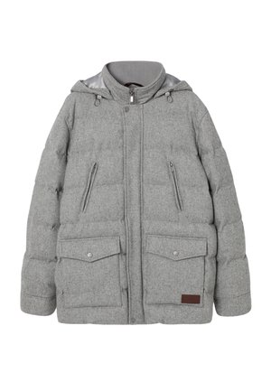 Sivá prešívaná bunda s vysokým golierom, zipsom a zapínaním na cvoky, dvoma bočnými vreckami a ľavým náprsným vreckom. Hladká vnútorná podšívka a kontrastná textúra.