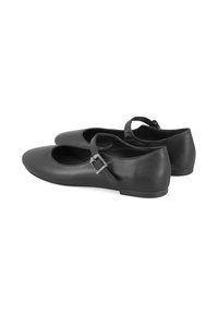 Schwarze Ballerinas aus Leder mit runder Zehenform, einem einfachen Schnallenriemen und einer flachen Gummisohle. Glatte Textur mit minimalen Designdetails.