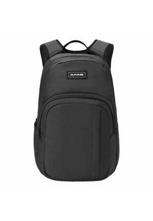 Mochila negra Dakine con correas acolchadas para los hombros, compartimentos frontales con cremallera y asa superior para llevar.