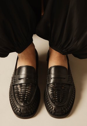 Bronx ZURII - Polobotky - black