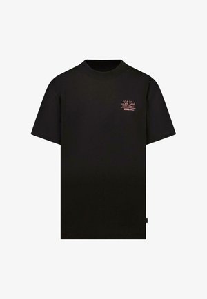 Zwart T-shirt met korte mouwen en kleine roze tekst op de linkerborst die zegt: "Levensdoelen Ontsnap aan het gewone Jaag het buitengewone na."