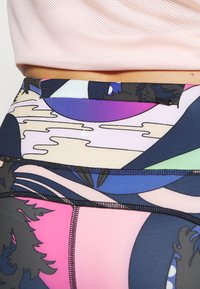 Nike Performance Leggings - multi-coloured