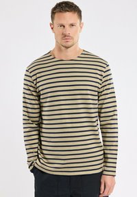 Non sélectionné, treehouse marine deep