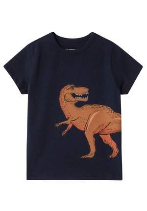 Navyblå bomulds-T-shirt med stort orange T. rex-motiv med detaljerede skæl, klør og et fremtrædende ansigt, korte ærmer.
