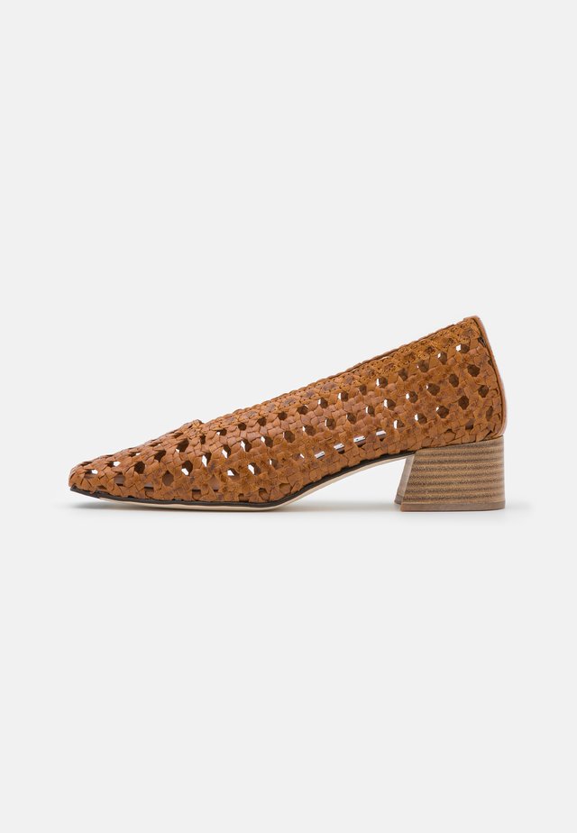 TAISSA - Klassieke pumps - camel