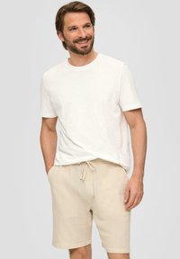 s.Oliver BERMUDA - Shorts - beige