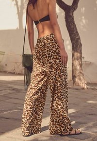 Next WIDE LEG BEACH - Pyjamasbyxor - animal