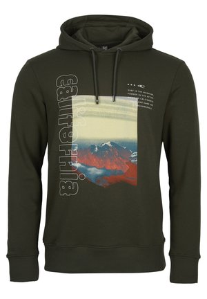 Dunkelgrüner Hoodie mit Berggrafik in Rot- und Blautönen, vertikalem "California"-Schriftzug und kleinem weißem Text über Surfen und Schnee.