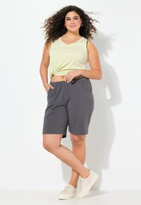 Ulla Popken BERMUDA  - Shorts - graphite grey