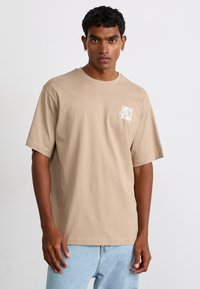 The North Face CONNECT RELAXED TEE GRAPHIC - Majica kratkih rukava s printom - mushroom grey