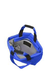 Blå axelremsväska med två stabila handtag, en slät yta och en kontrasterande grå insida med en dragsko ficka och dragkedjestängning.