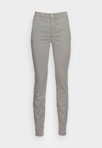 Pantalon gris en coton avec une coupe près du corps, bouton frontal et braguette à glissière, doté de deux poches latérales et d'une texture lisse et douce.