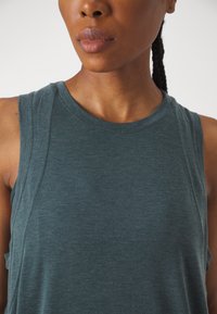 Sweaty Betty SOFT FLOW STUDIO TANK - Top - trek green