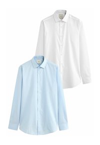 Himmelblaue und weiße, langärmlige Hemden mit Knopfleiste, aus Baumwolle, mit klassischem Kragen und subtiler Lichtreflexion, jeweils mit einer Reihe von Knöpfen auf der Vorderseite.