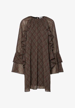 Bruin geruit jurk met ruches aan de mouwen, voorzien van een hoge halslijn en een keyhole rugopening. Lichtgewicht, doorschijnend materiaal versterkt het ontwerp.