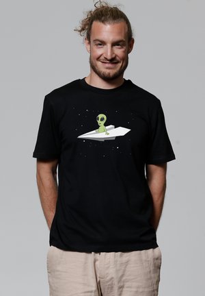 ALIEN ON A PAPER PLANE - T-shirt imprimé - black