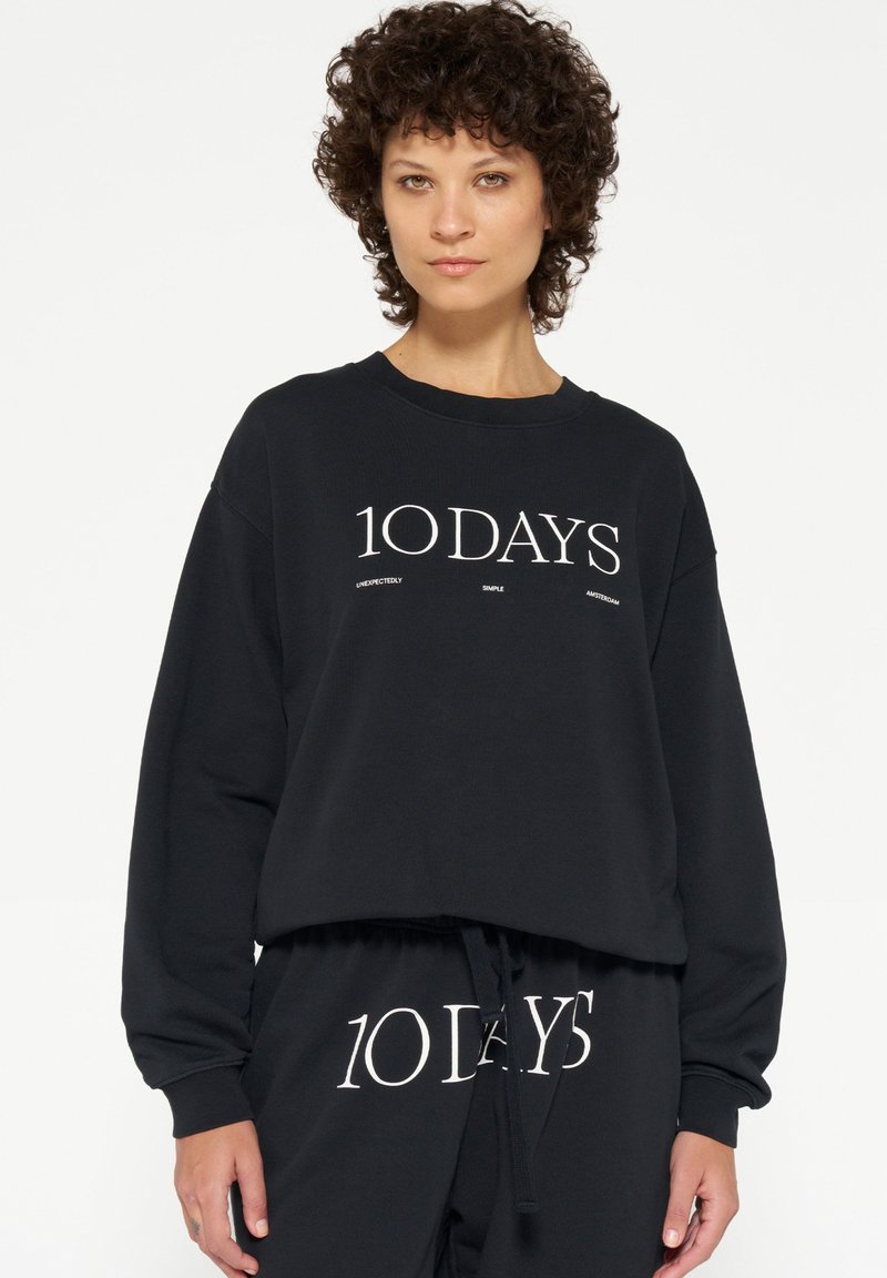 (10 Days) Alexander Tango Away Kids Hoodie