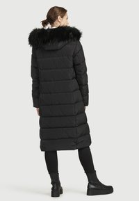 Cellbes of Sweden Daunenmantel - black
