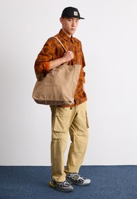 Carhartt WIP BAYFIELD TOTE UNISEX - Velika torba - peanut rinsed