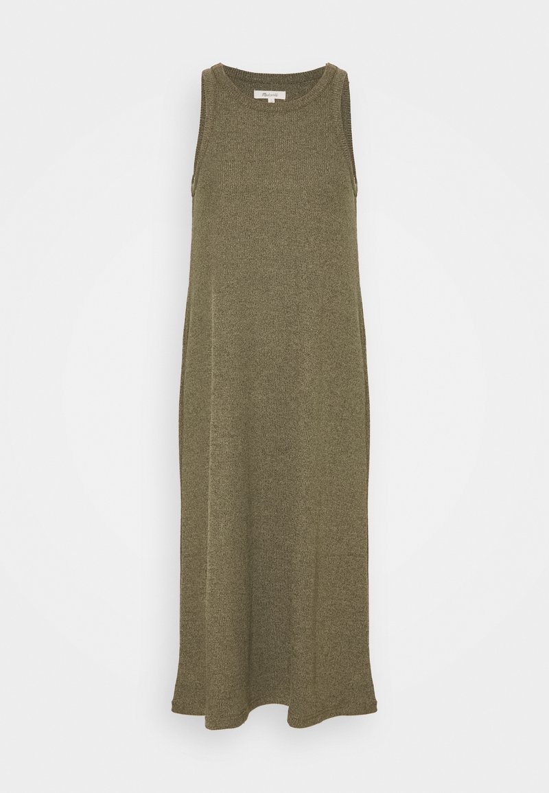 Robe tricotée sans manches de couleur vert olive avec un col rond, une coupe droite et un ourlet mi-long sur fond blanc.