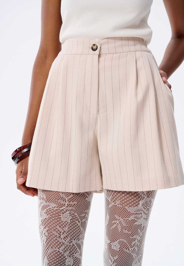 Shorts - beige