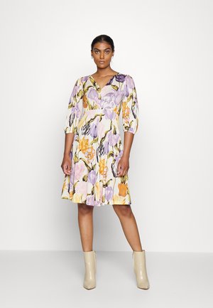 KIRIE - Robe en jersey - lilla