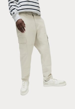 Marks & Spencer TAPERED FIT STRETCH - Cargohose - stone