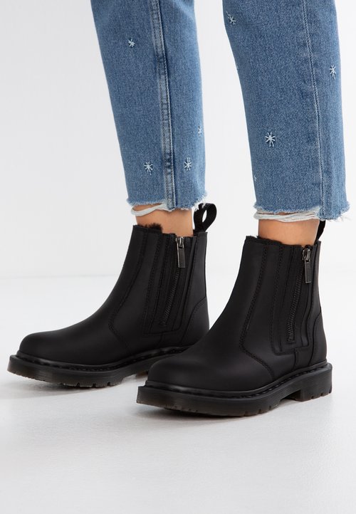 Dr. Martens / Stiefelette / 2976 Leonore
