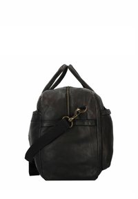 Zwarte leren duffelbag met ritssluiting, dubbele handvatten aan de bovenkant, verstelbare schouderband en een zijzak. Heeft een gladde textuur.