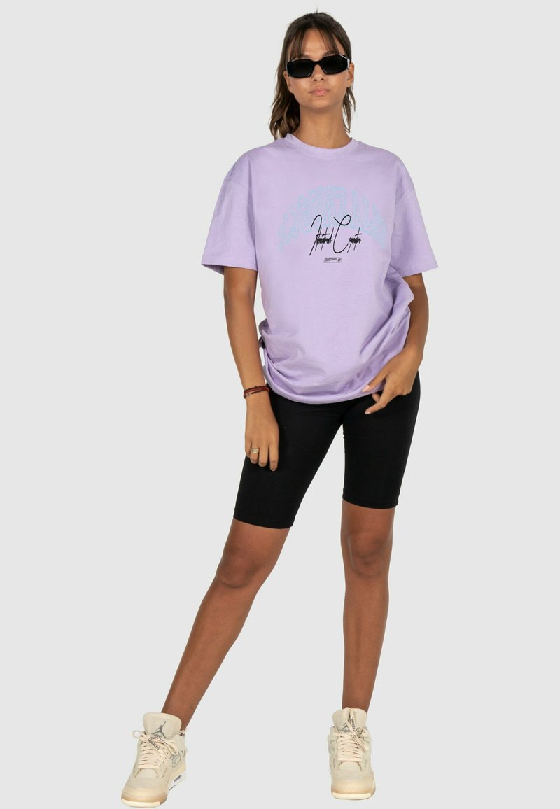 MJ Gonzales INTERNATIONAL X HEAVY OVERSIZED - Nyomott mintás póló - lilac