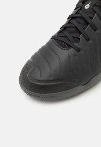 Nike Performance TIEMPO LEGEND 10 ACADEMY IC - Saalijalgpalli saapad - black/chrome/hyper royal