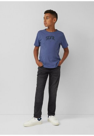 - T-shirt z nadrukiem