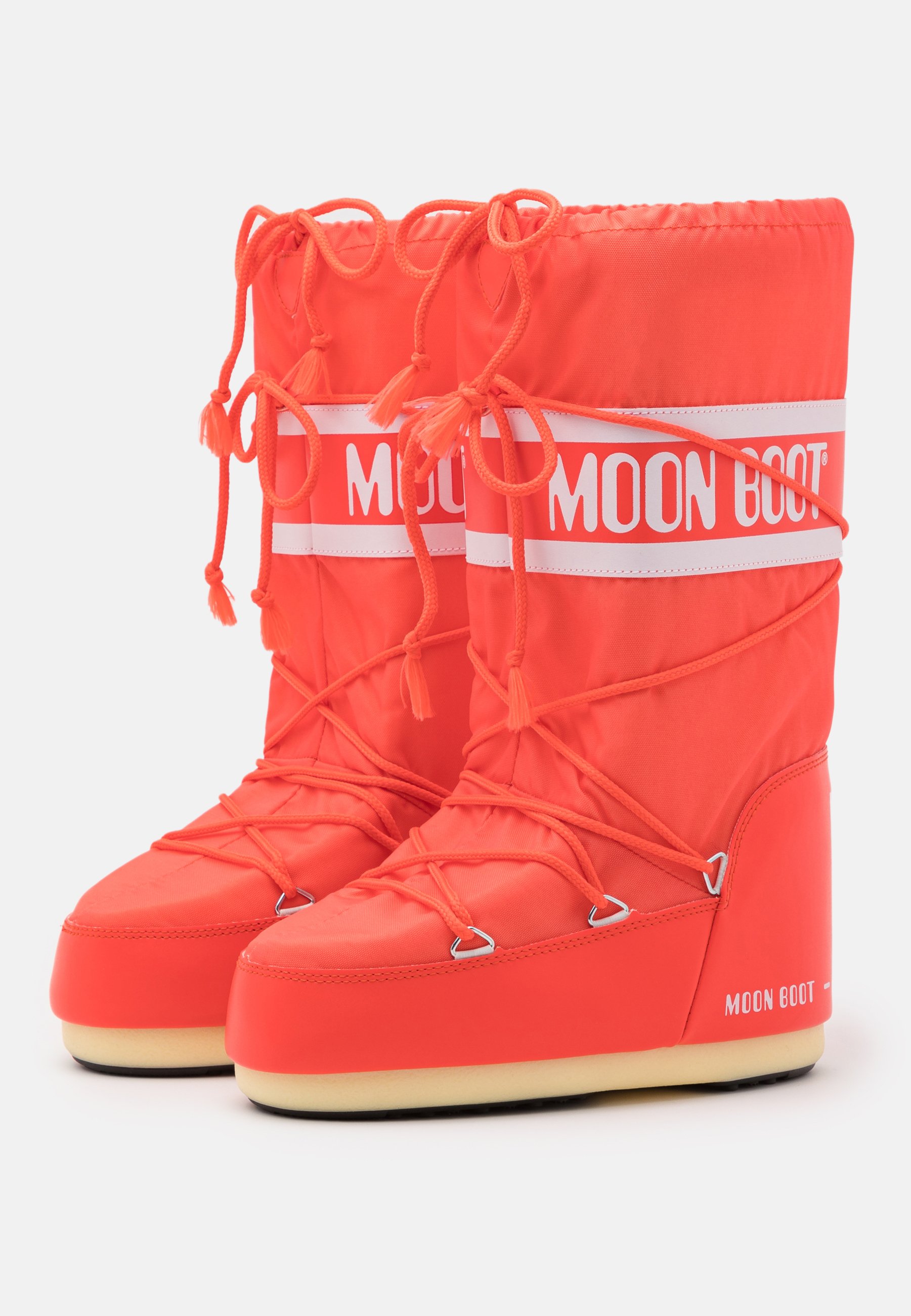 red moon boots