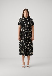 Vero Moda Curve VMCEASY LONG SHIRT DRESS - Abito a camicia - black
