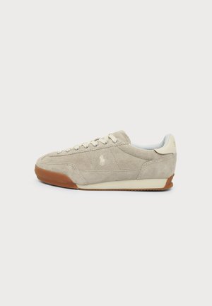 Polo Ralph Lauren, HESTER SUEDE LOW-TOP SNEAKER - Sneakers - milkshake