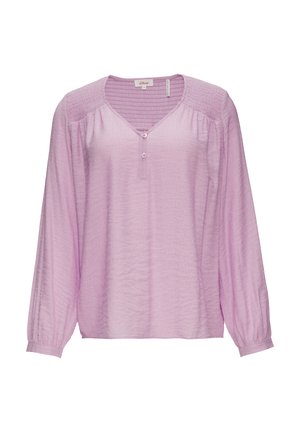 Jasnofioletowa bluzka z długim rękawem, z dekoltem w szpic, z dwoma guzikami z przodu oraz fakturowanymi, marszczonymi ramionami. Miękka, lekka tkanina.