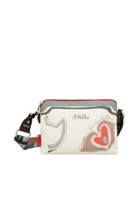 Borsa a tracolla bianca con accenti grigi e rossi, caratterizzata da design a cuore e astratti. Realizzata in materiale sintetico con chiusura a zip.