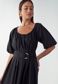 WILLA MINDI MIDI DRESS - Vapaa-ajan mekko - black