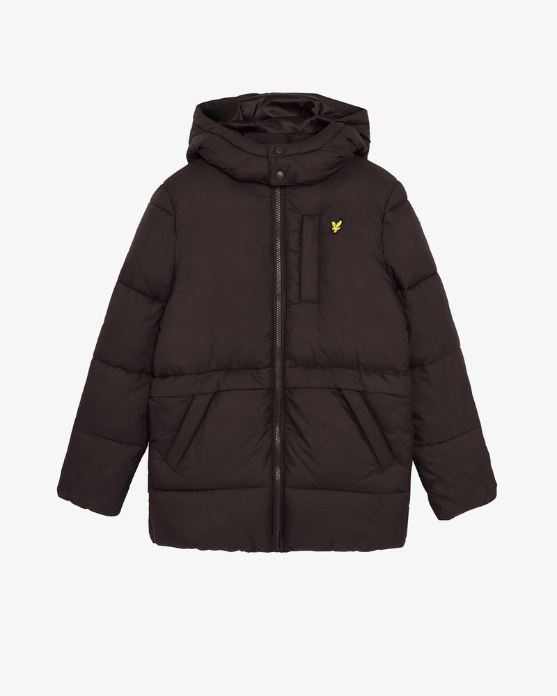 Čierna puffová bunda s kapucňou, so zipsom na prednej strane, dvoma prednými vreckami a žltým logom na hornej ľavej strane hrude.