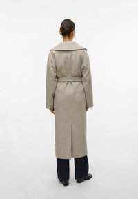 Vero Moda VMANNE  - Šineļveida mētelis - silver mink