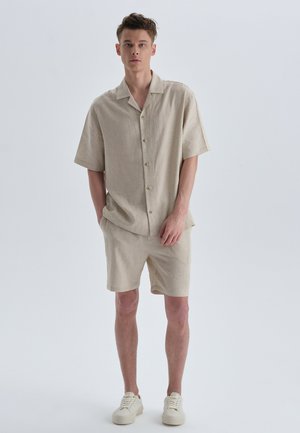 Shorts - beige