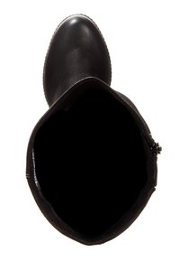 Botte en caoutchouc noir avec un bout arrondi, un extérieur texturé et une fermeture éclair sur le côté. L'intérieur est large avec une finition lisse.