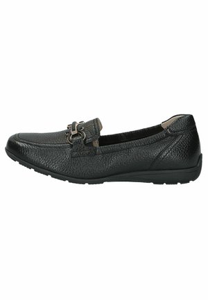 Mocassino in pelle nera con finitura texturizzata, accentato da un elemento metallico decorativo sul davanti, punta arrotondata e suola in gomma flessibile.