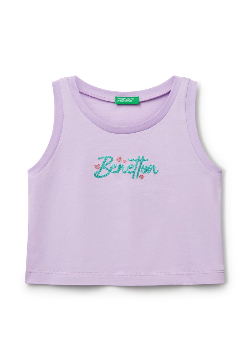 Top corto senza maniche di color lilla realizzato in morbido tessuto, con il logo "Benetton" ricamato in turchese e rosa, accompagnato da piccoli cuori decorativi.