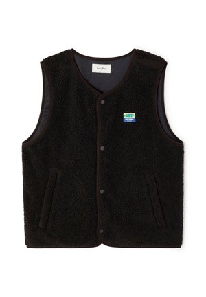 Veste sans manches en polaire noire avec boutons-pression, deux poches avant et un petit patch logo rectangulaire sur le côté gauche de la poitrine.