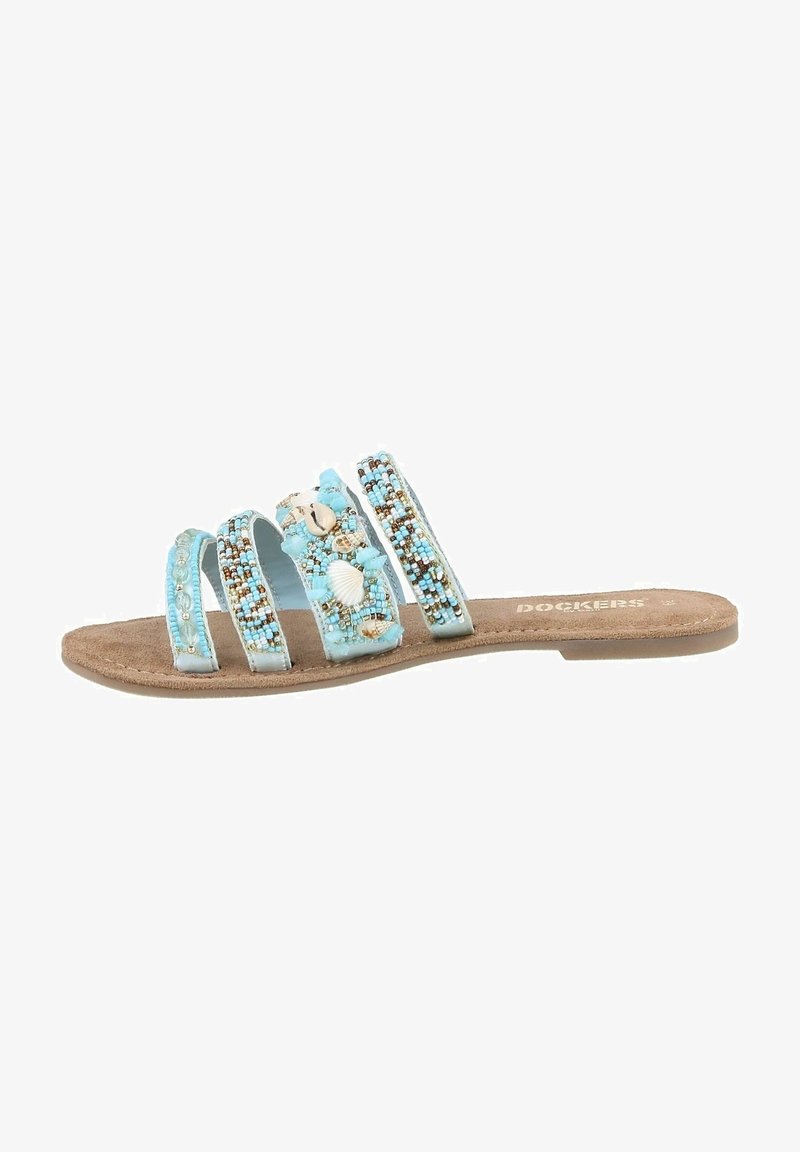 Lichtblauwe slipper sandalen met drie kraalbanden, voorzien van schelpenaccenten en een zacht bruine suède voetbed, ontworpen voor comfort.