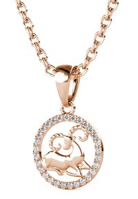 Roze gouden ketting met een ronde hanger met een ontwerp van een Steenbok, omringd door heldere rhinestones. De ketting heeft ovale schakels.