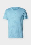 EMBOSS TEE - Αθλητικό μπλουζάκι - baltic sea blue