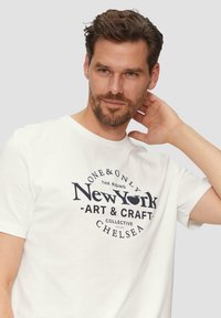 s.Oliver - T-shirt z nadrukiem